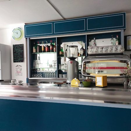 Hotel Goldene Rose リミニ エクステリア 写真