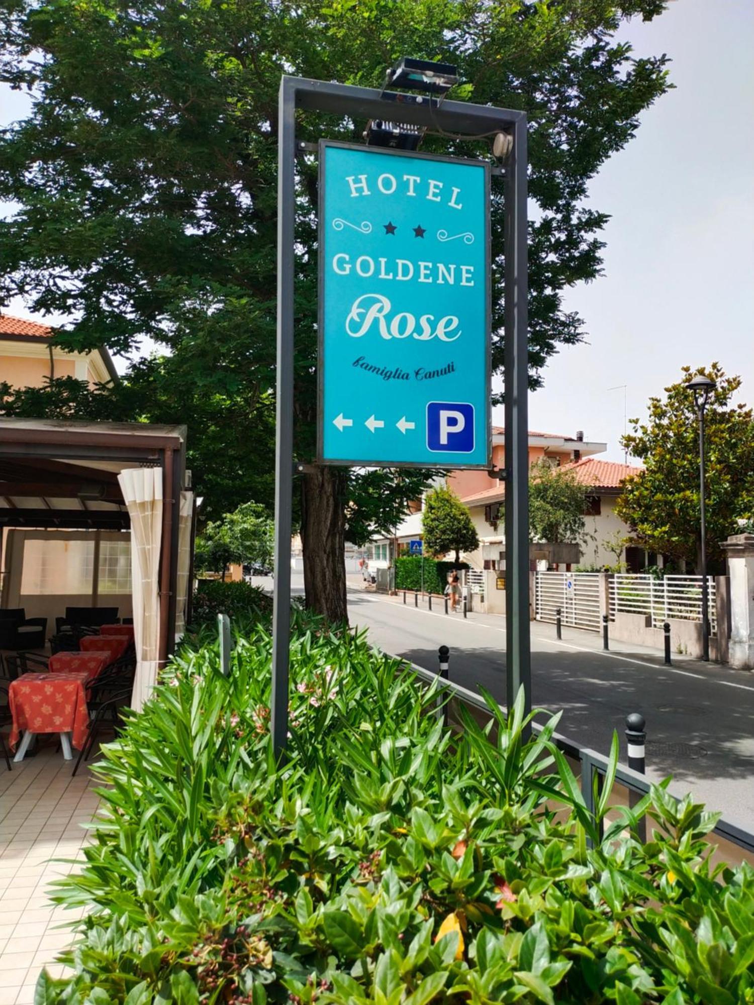 Hotel Goldene Rose リミニ エクステリア 写真