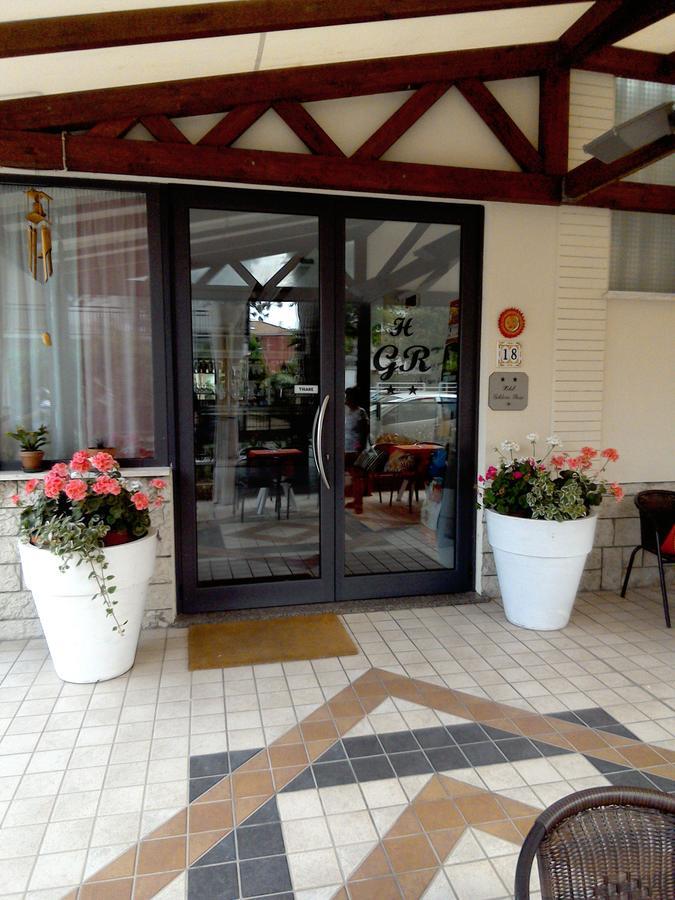 Hotel Goldene Rose リミニ エクステリア 写真